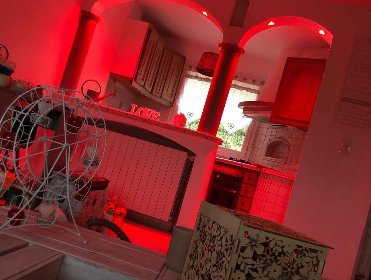 Holiday home La Pomme D'amour Saint-Genet-Lerpt