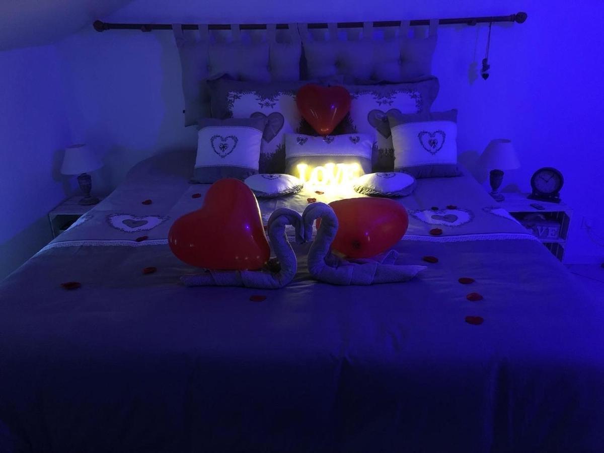 Holiday home La Pomme D'amour Saint-Genet-Lerpt